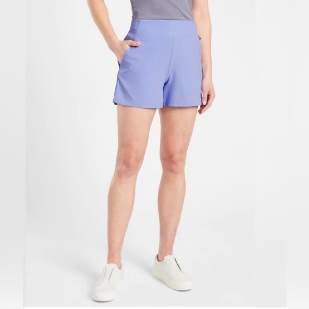 Athleta Nwt Women’s Brookylyn Jogger shorts‎ periwinkle lightweight size 18